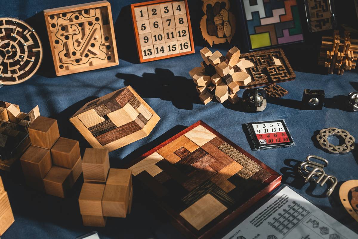 Creative Puzzle Gift Ideas That Actually Challenge the Mind